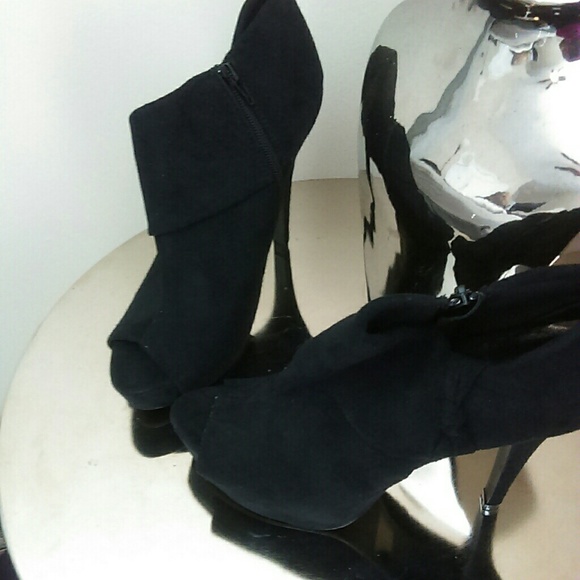 4" Paprika Ankle Boot Heels - Picture 3 of 4